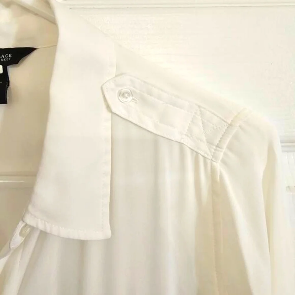 White House Black Market White High Low Tunic Blouse 10 Buttons Office Pockets - Picture 5 of 10